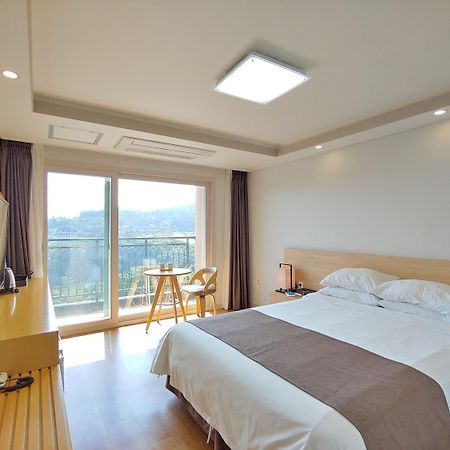 Jeju Lavender Hotel Согвипхо Экстерьер фото