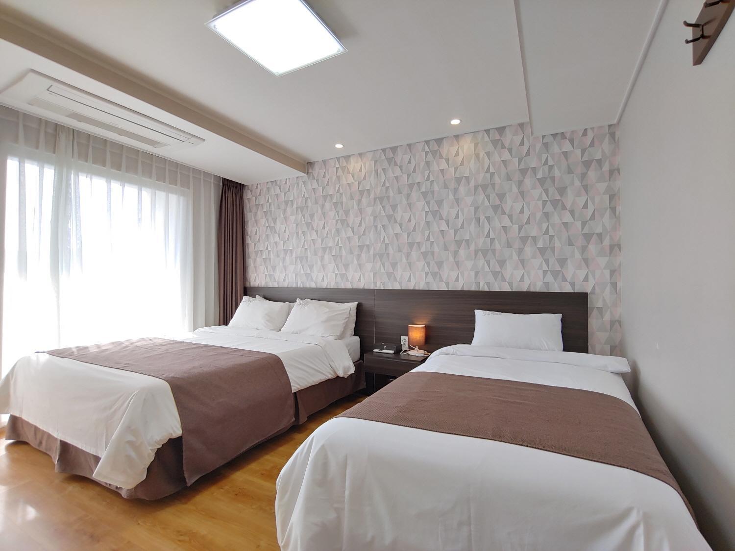 Jeju Lavender Hotel Согвипхо Экстерьер фото