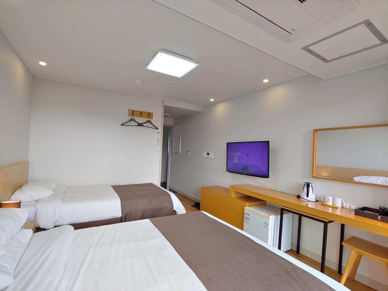 Jeju Lavender Hotel Согвипхо Экстерьер фото