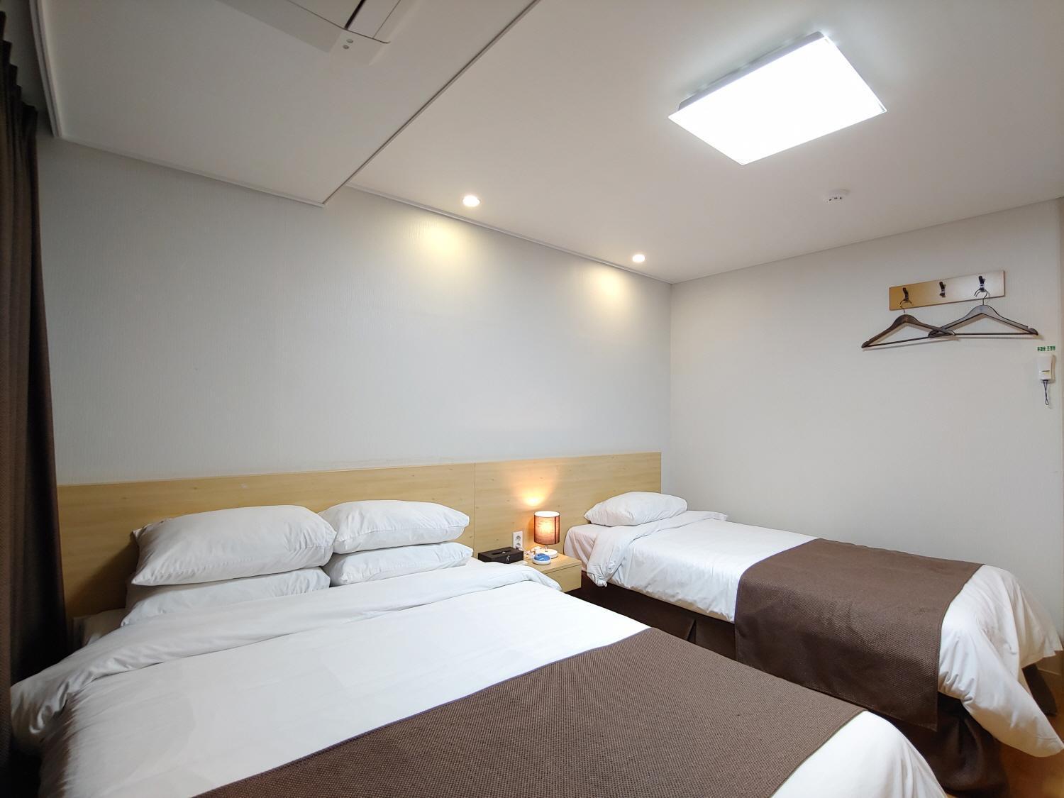 Jeju Lavender Hotel Согвипхо Экстерьер фото