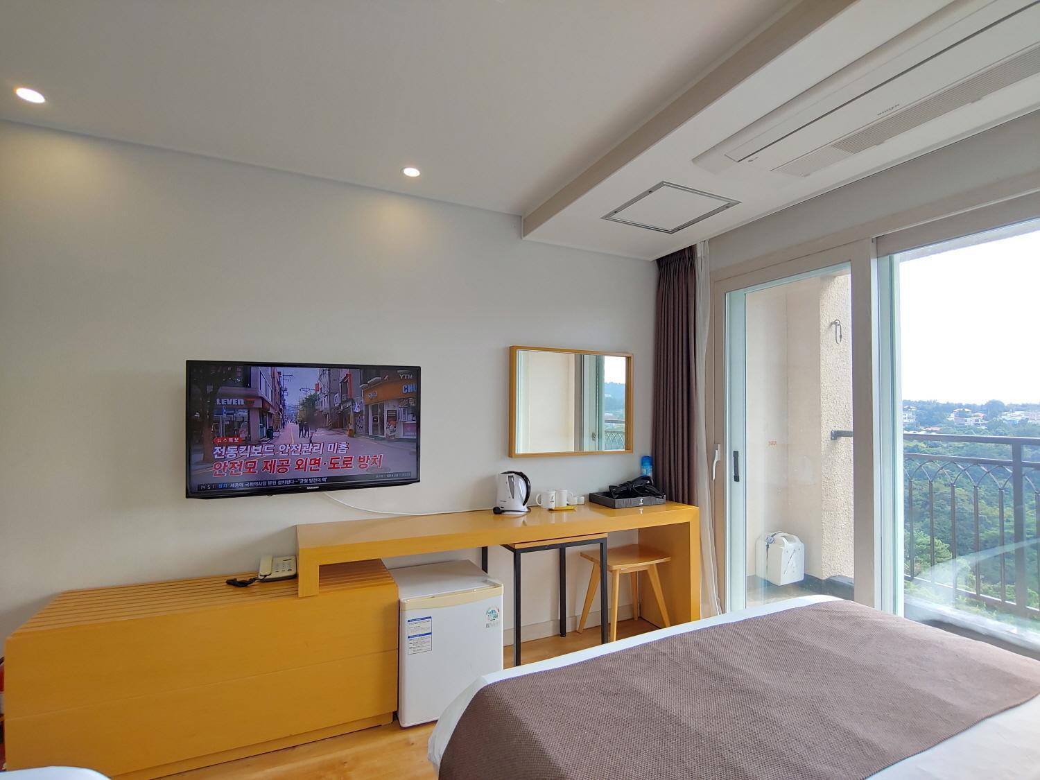 Jeju Lavender Hotel Согвипхо Экстерьер фото
