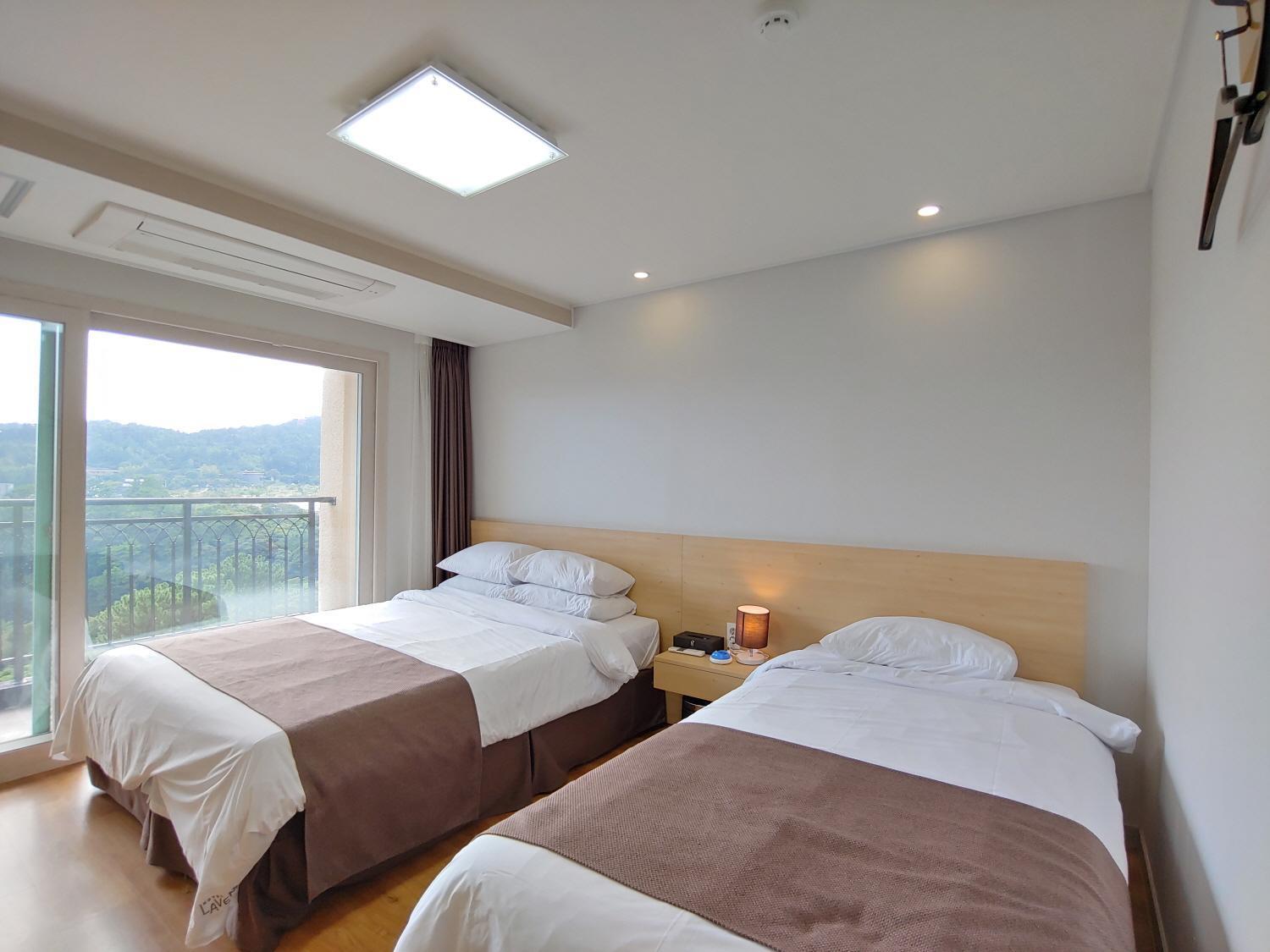 Jeju Lavender Hotel Согвипхо Экстерьер фото