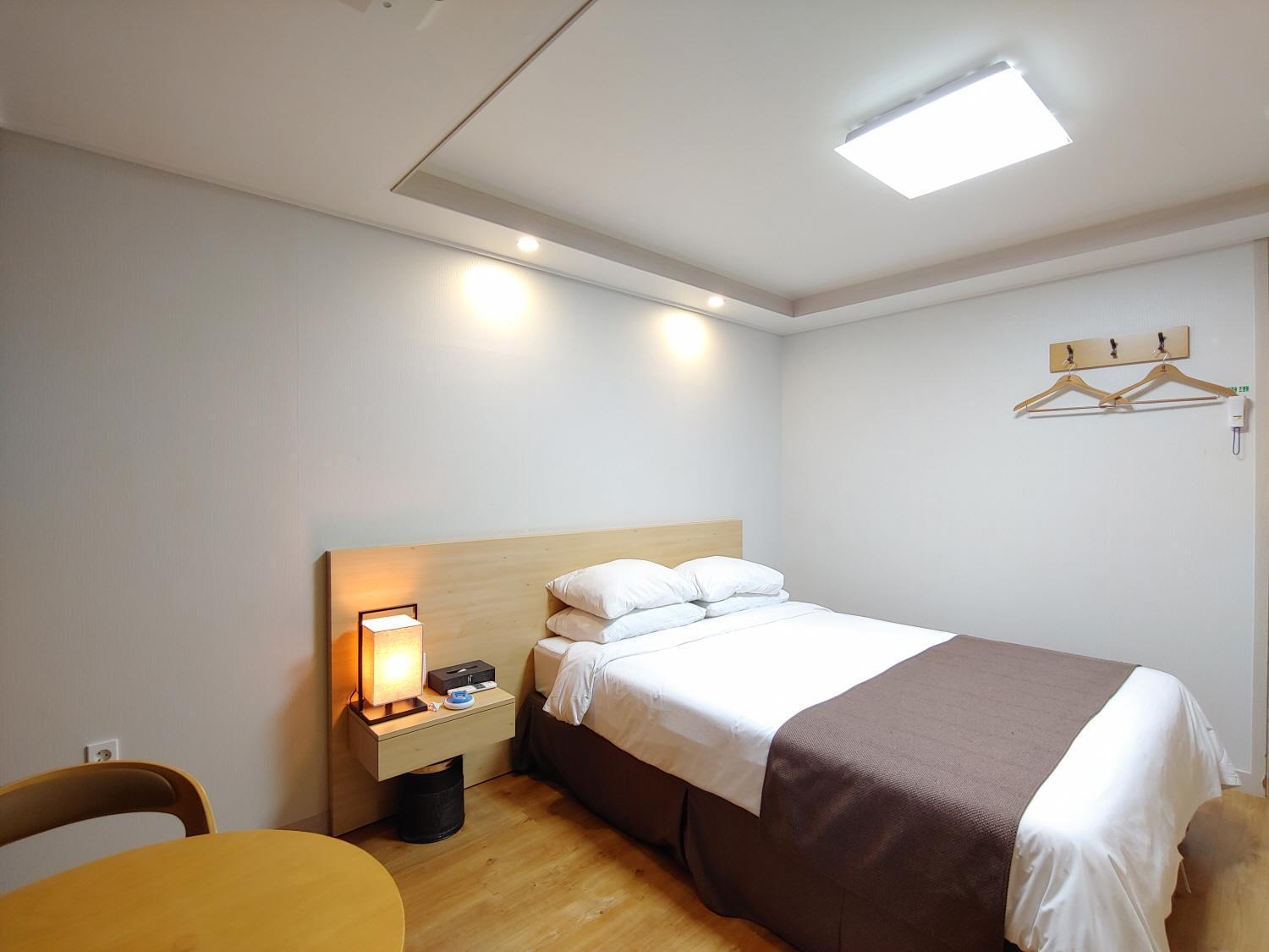 Jeju Lavender Hotel Согвипхо Экстерьер фото