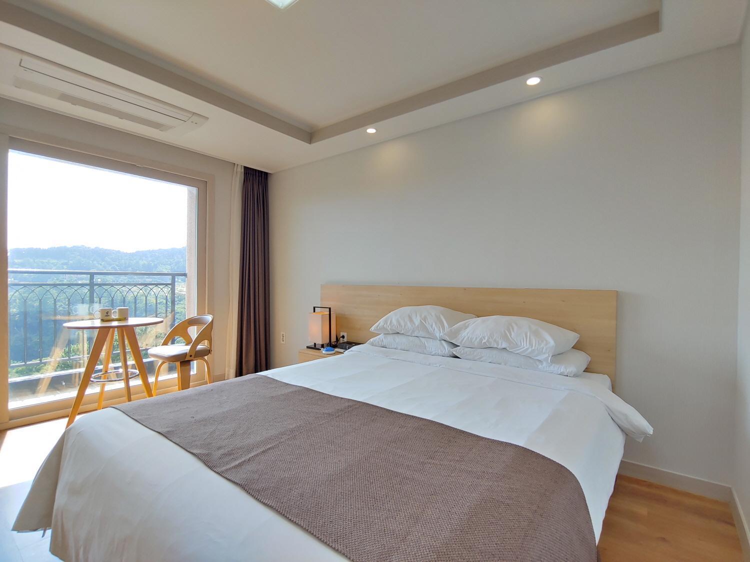 Jeju Lavender Hotel Согвипхо Экстерьер фото