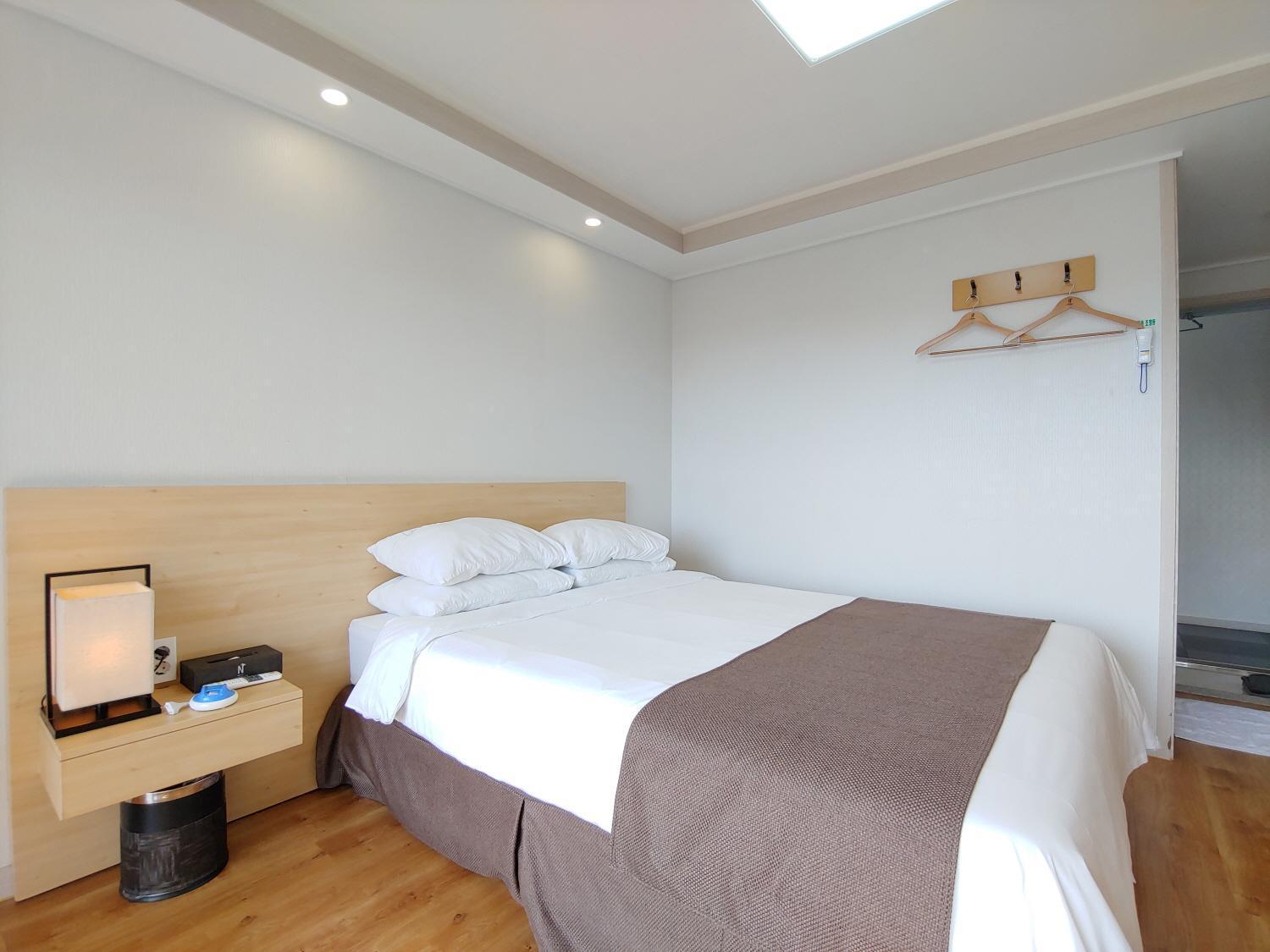 Jeju Lavender Hotel Согвипхо Экстерьер фото