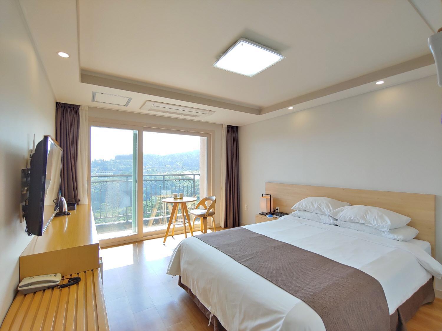 Jeju Lavender Hotel Согвипхо Экстерьер фото