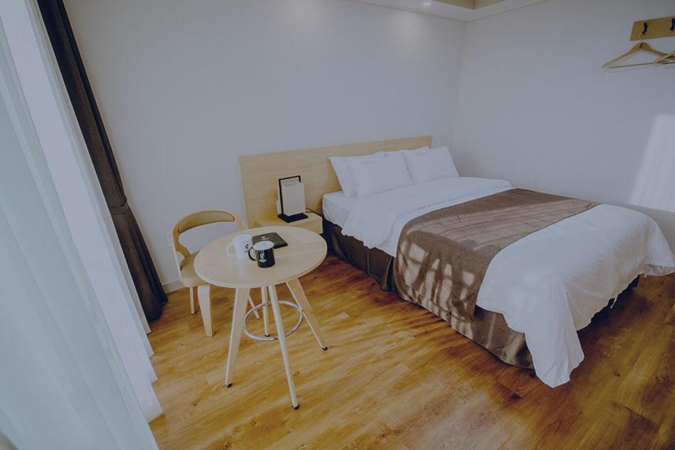 Jeju Lavender Hotel Согвипхо Экстерьер фото