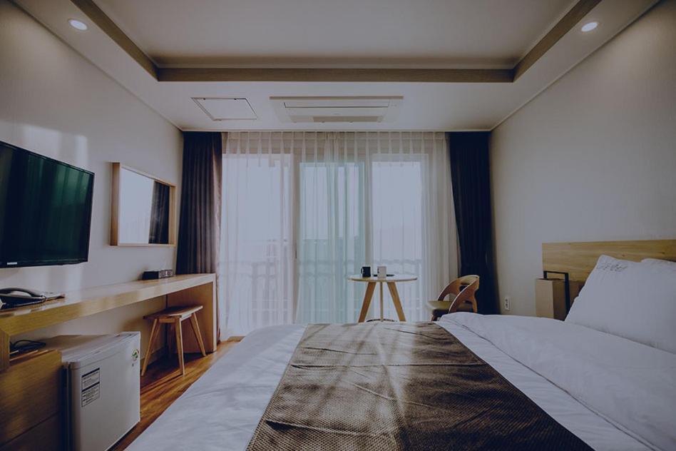 Jeju Lavender Hotel Согвипхо Экстерьер фото